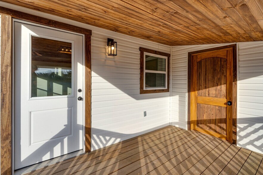 Building Photo - 934 Hulana St