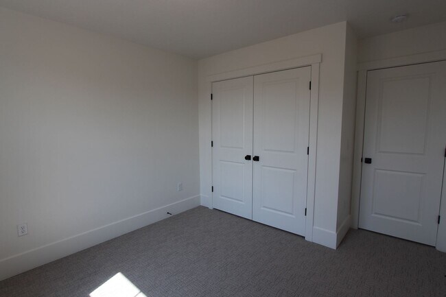 Building Photo - 762 W Sunfire Ln