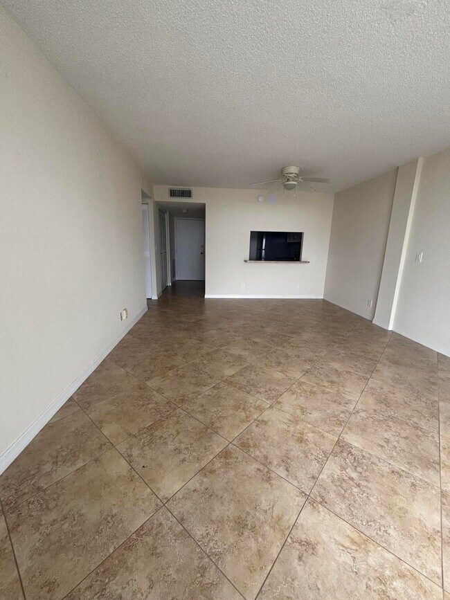 Building Photo - 480 Executive Center Dr