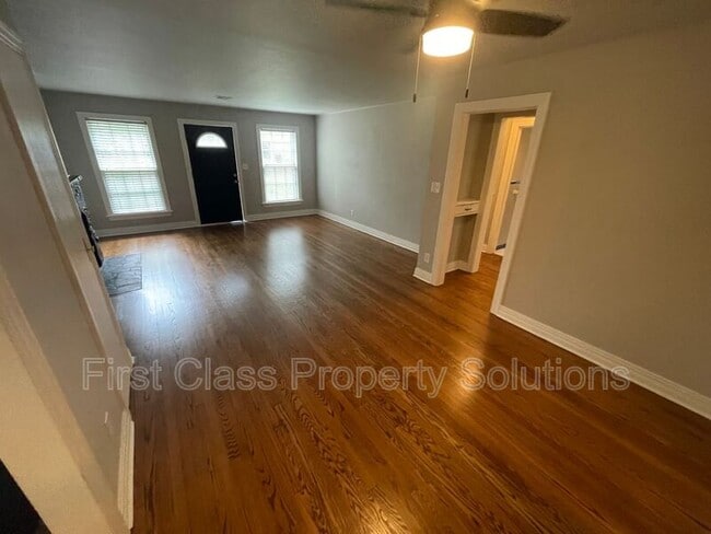 Building Photo - 1126 NW 55th St