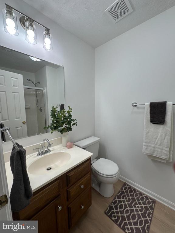 Building Photo - 1002 Jessicas Ct