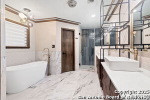 Building Photo - 28160 Windwood Dr E