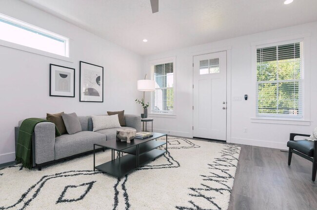 Building Photo - 1428 S Colorado Ave