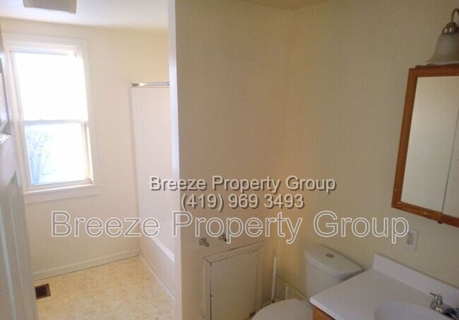 Building Photo - 1909 N Superior St