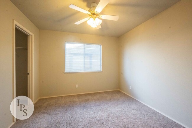 Building Photo - North Fresno Home, 3BR/2BA, Built 1991 – w...