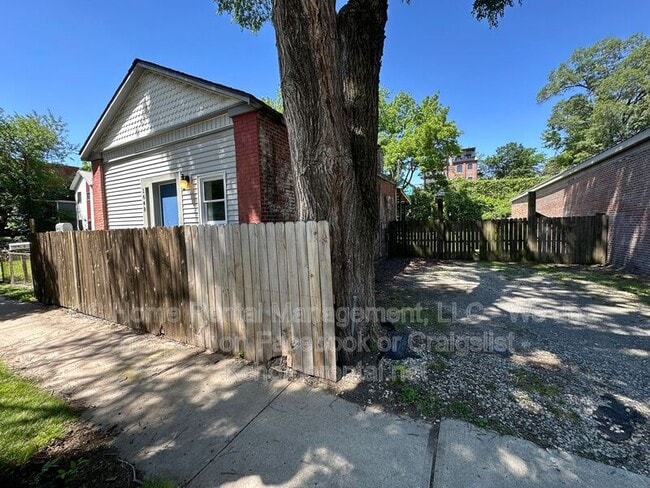 Building Photo - 1648 Jefferson St