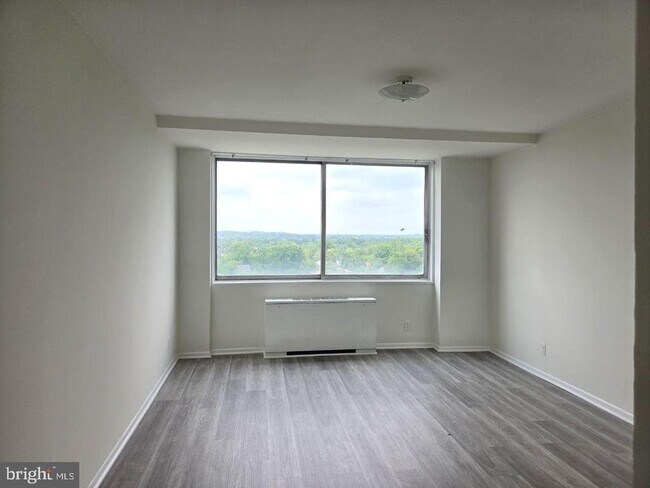 Building Photo - 301 N Beauregard St