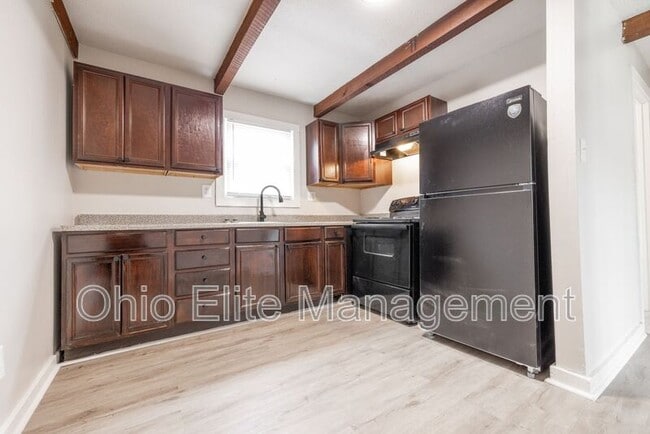 Building Photo - 3088 Grasmere Ave