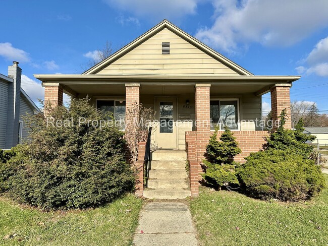 Primary Photo - No Deposit Required! Updated, Spacious 3-B...