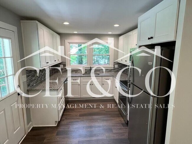 Building Photo - Beautiful 3 bedroom home available in Simpsonville