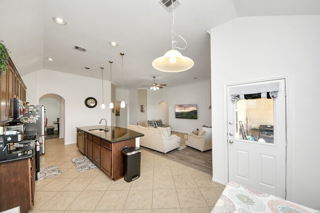 Building Photo - 20626 Bandrock Terrace