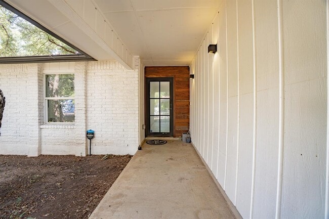 Building Photo - 12225 Wallingstone Ln