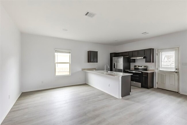 Building Photo - 772 Circle Wy