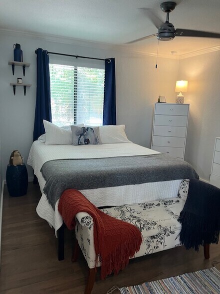 All-Inclusive Furnished 1 Bedroom 1 Bath with Office Center in Bay Club- 2 miles Sullivan's Island - 1481 Center St Ext
