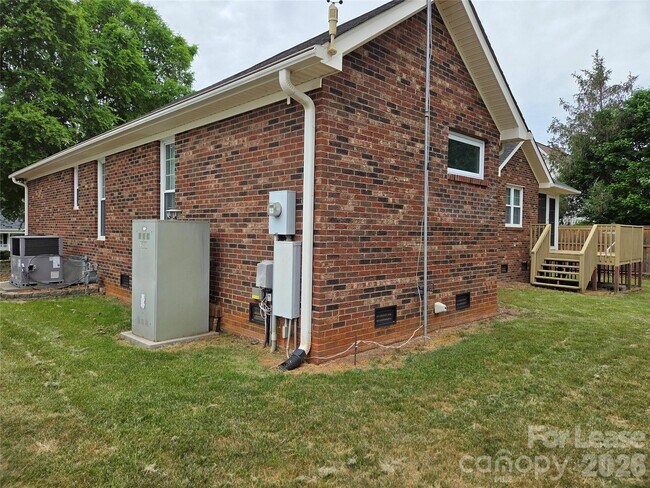 Building Photo - 1319 Mistletoe Ridge Pl NW