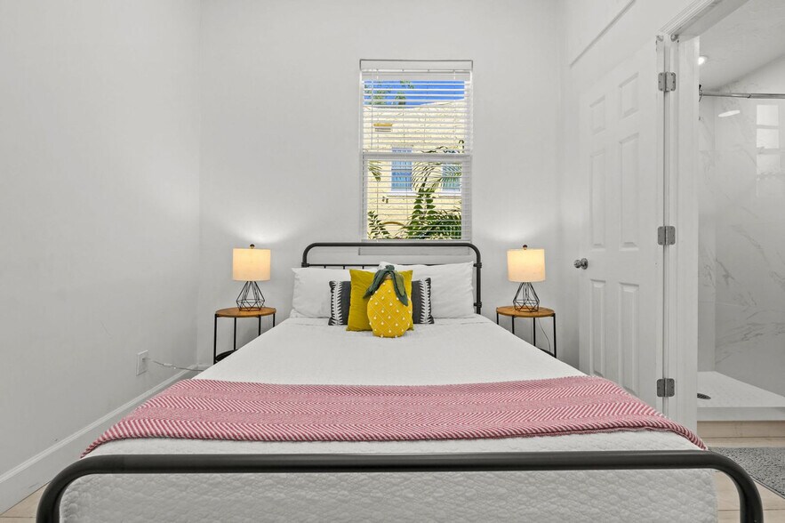 Building Photo - 1862 6th St