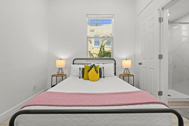 Building Photo - 1862 6th St