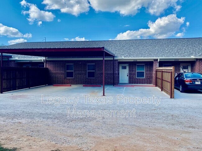 Building Photo - 2321 CR 704