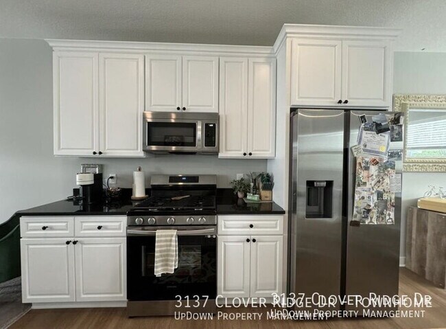 Building Photo - 3137 Clover Ridge Dr