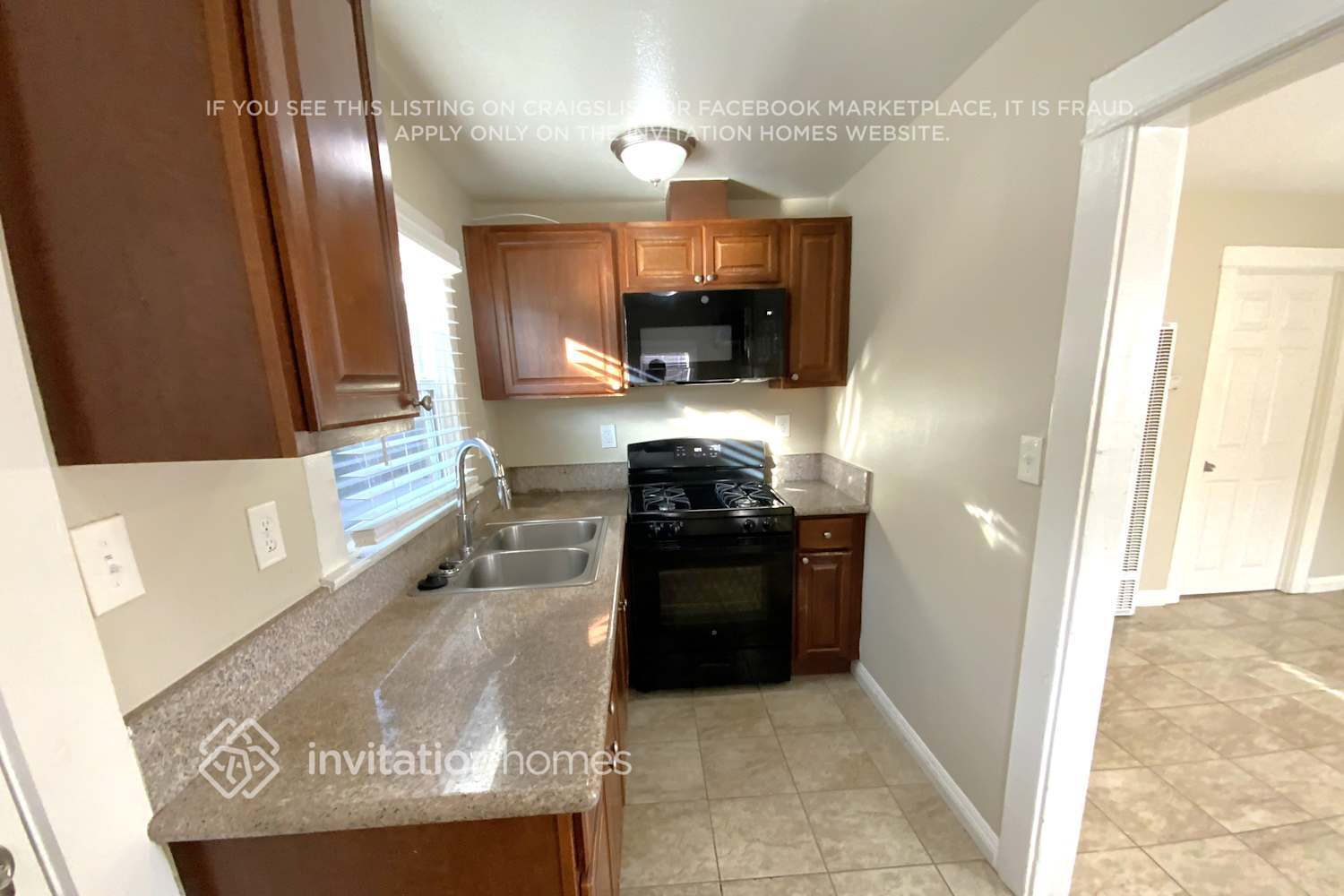 Building Photo - 152 E 70th St