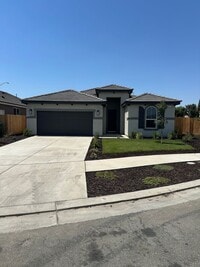 Building Photo - New house in Kerman Ca
