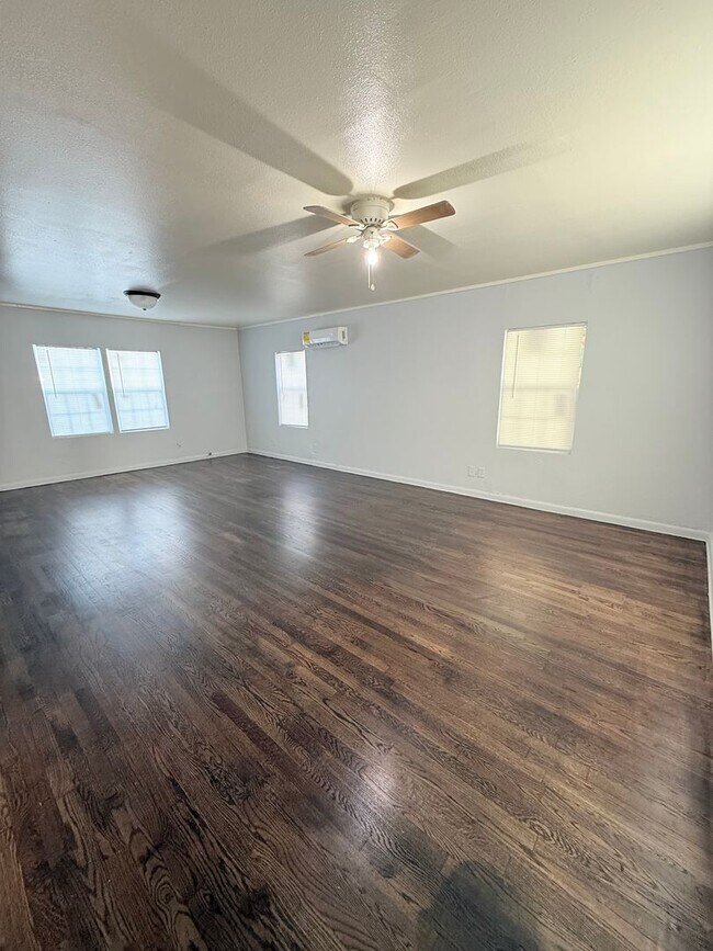 Building Photo - 2 bed/ 1 bath home in Norman