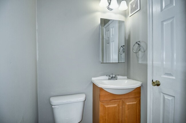 Building Photo - FOR RENT  - NORFOLK / ODU AREA