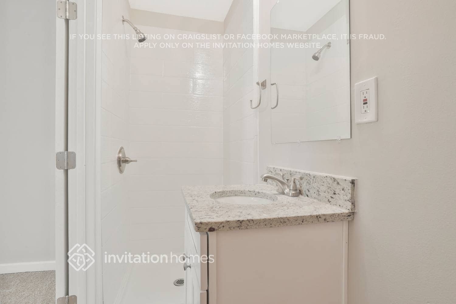 Building Photo - 3025 Catalina Dr