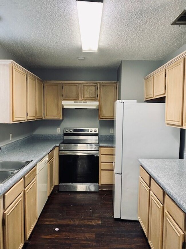 Building Photo - Heart of Arlington Living! Elegant 2 story Coming Soon!