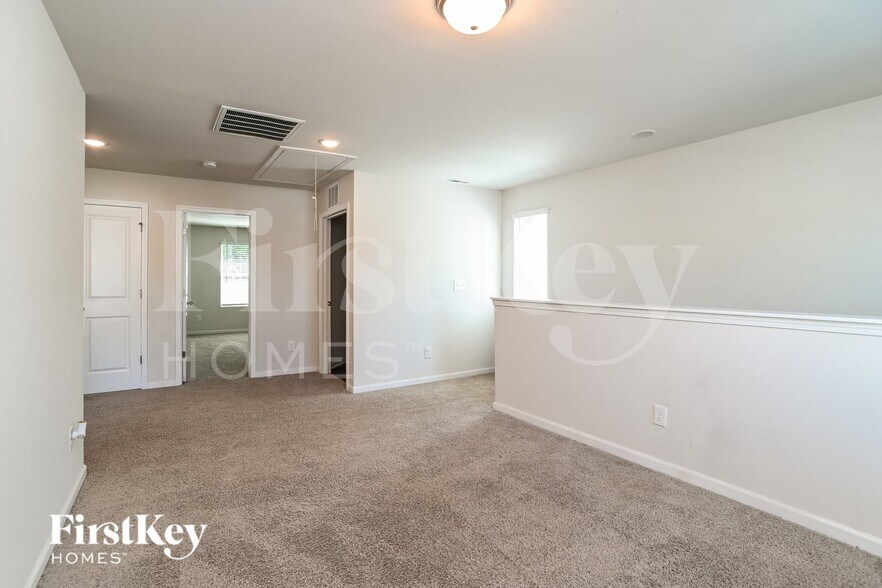 Building Photo - 9616 Hamel St