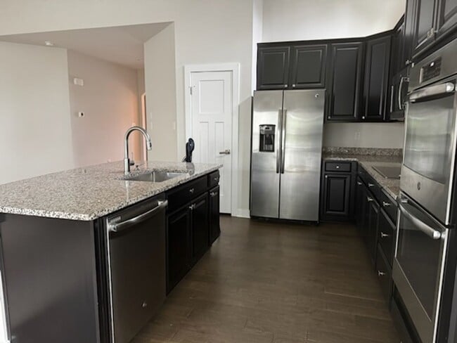 Building Photo - Charming 3-Bedroom, 2-Bath Single-Story Ho...