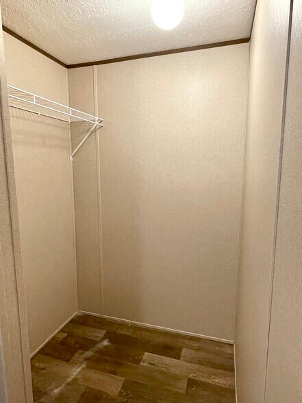 Building Photo - 459 Clay Ridge