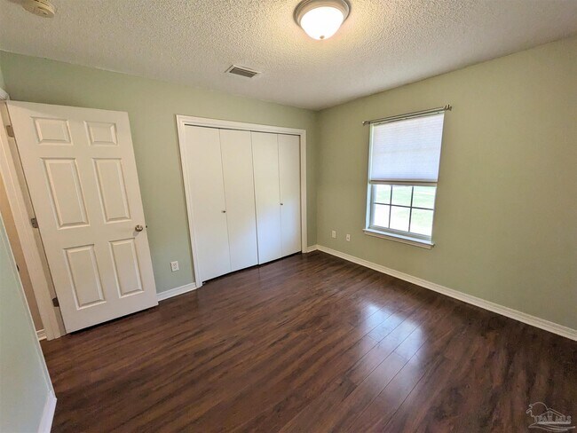 Building Photo - 4920 Mayo Cir