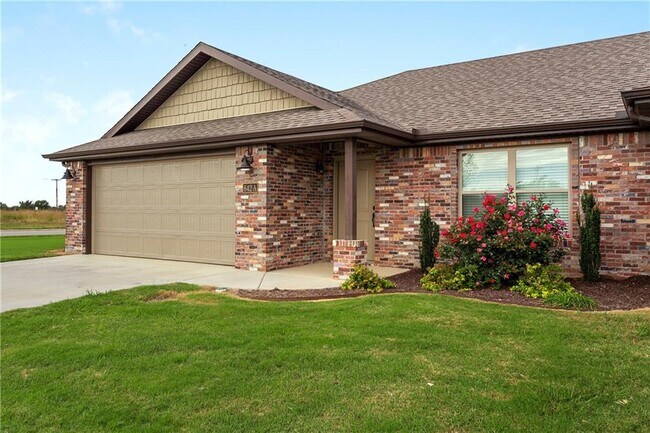 Primary Photo - 846 Via Drago Ave