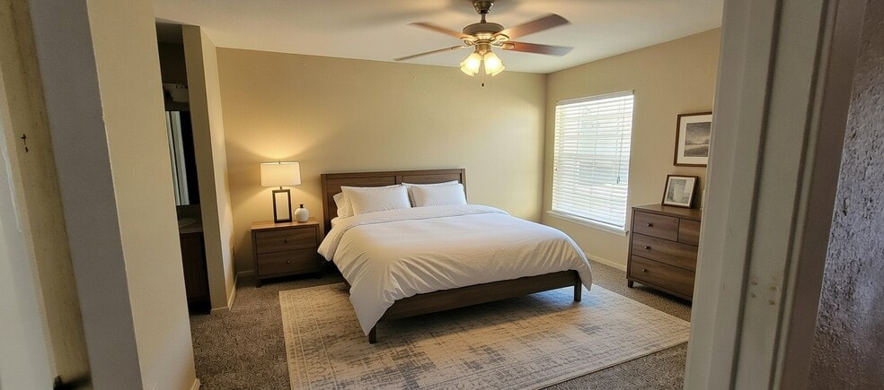 Building Photo - River Oaks Apartments