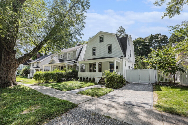 Building Photo - 1208 Olivia Ave