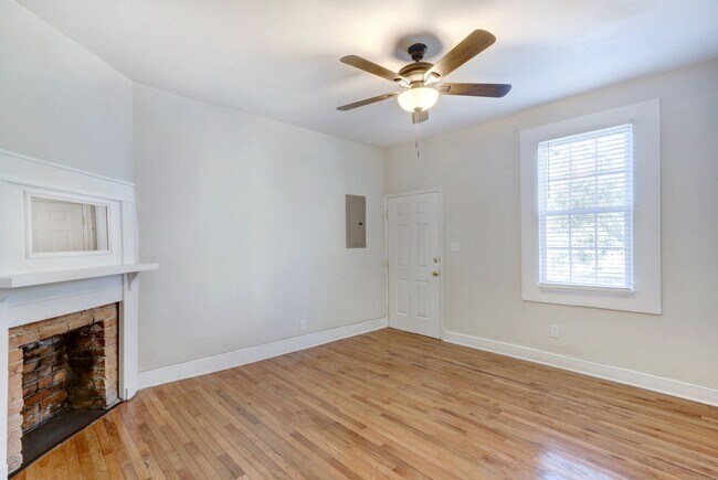 Building Photo - Large Brand New - One Bedroom (2 blocks from Historic Distr.)