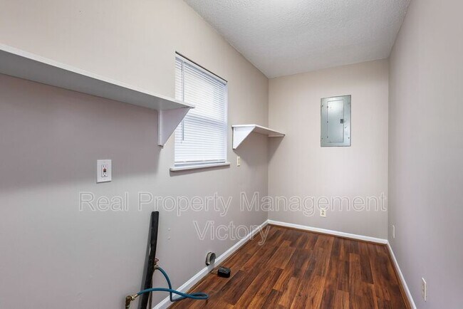 Building Photo - 340 Chapel Cir