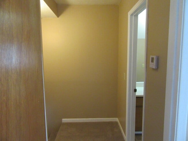 Building Photo - 830 West St