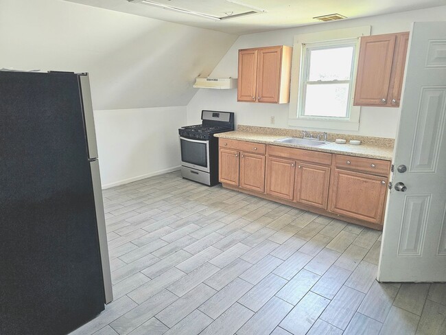 Building Photo - Spacious Multi-Family Apartments for Rent ...