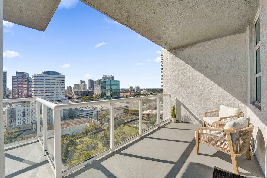 Building Photo - 315 NE 3rd Ave