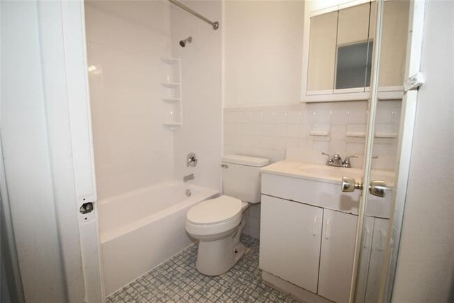 Building Photo - 4649 Bougainvilla Dr