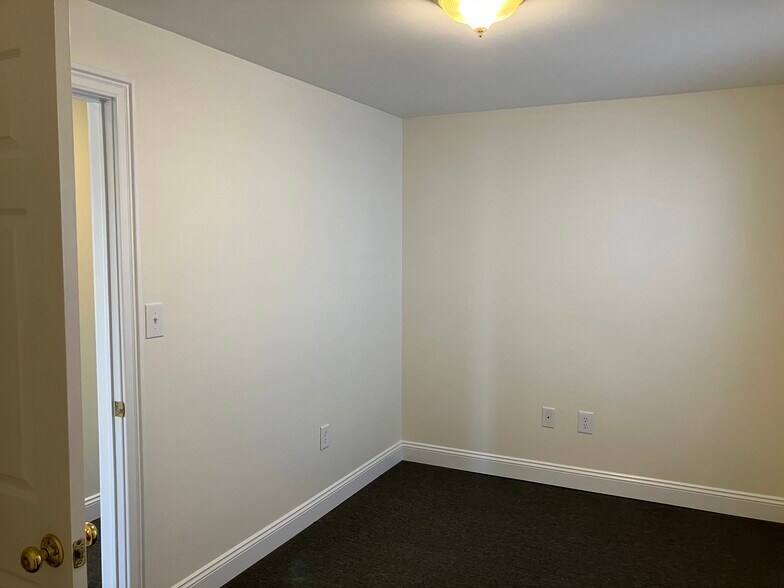 Building Photo - 509 Pine St