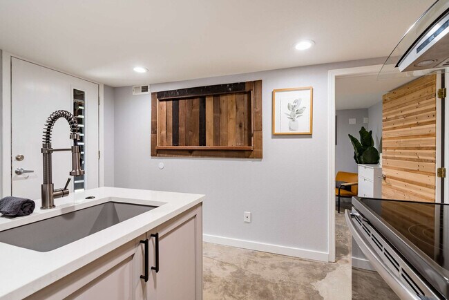 Building Photo - 1616 NW Northrup St