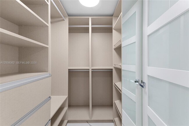 Building Photo - 345 Ocean Dr