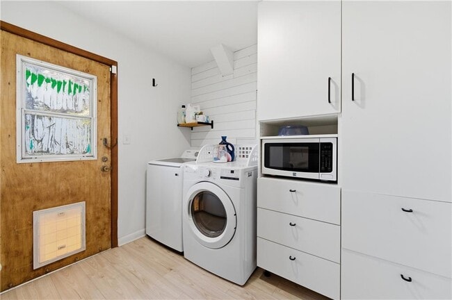 Building Photo - 3457 Springside Dr