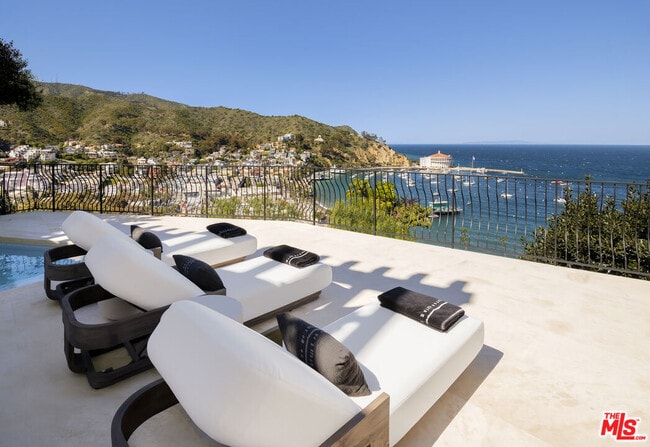 Building Photo - 335 Wrigley Rd