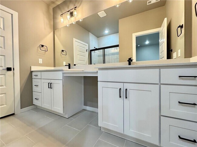 Building Photo - 5900 SW Desert Ave