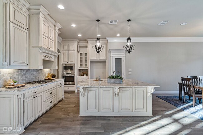 Primary Photo - Beautiful 3 Bed 2 Bath Home Right Off of S...