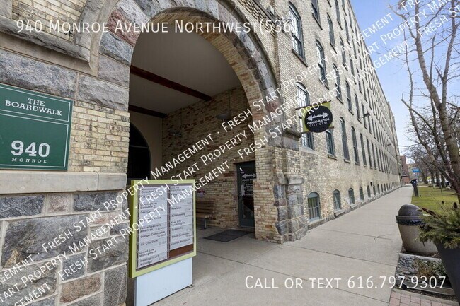 Building Photo - 940 Monroe Ave NW